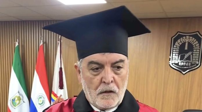 Título honorífico DOCTOR HONORIS CAUSA de la Universidad Nacional de Itapúa (UNI), Paraguay, al Dr. Jesús Martínez Frías
