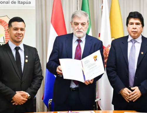 Jesús Martínez Frías, galardonado con el reconocimiento como “Visitante Distinguido” de la ciudad de Encarnación (Paraguay)